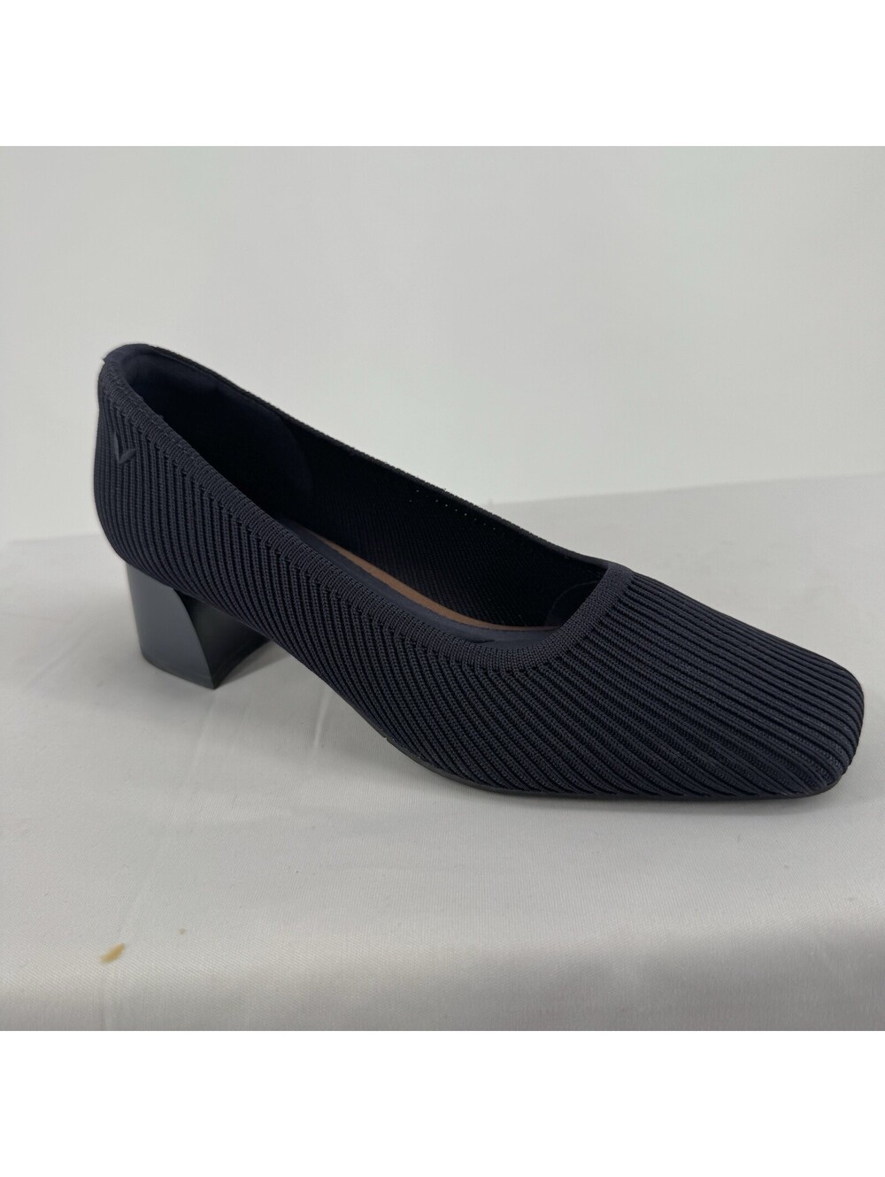 Vivaia heels shoes 39 9 navy blue melody square toe heels pumps knit minimalist